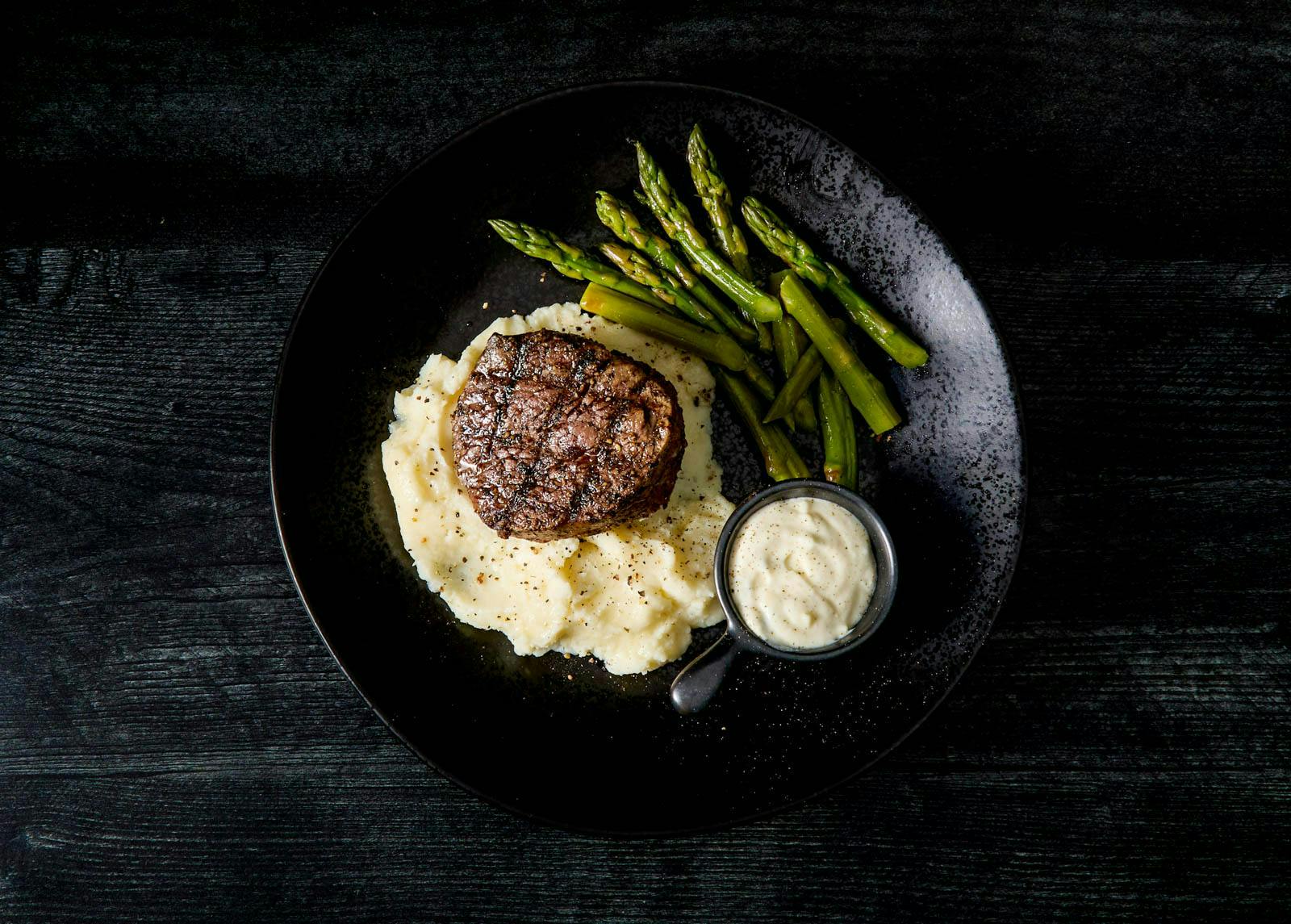 5861_John_DeLucie_Premium_Grilled_Filet_Mignon_0535